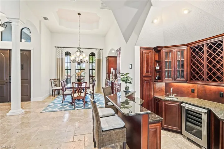 Dining room and bar entertainment area - an entertainer's dream!