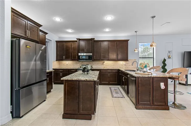 10143  Chesapeake Bay  DR, Fort Myers, FL 33913