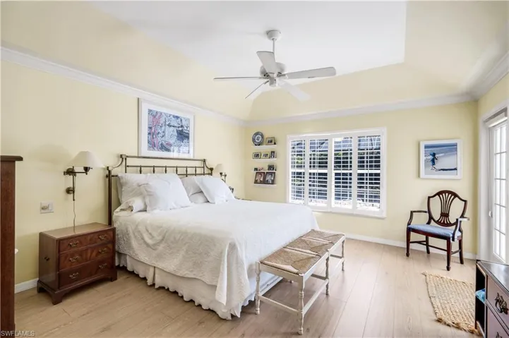 712  Pine Creek  LN, Naples, FL 34108