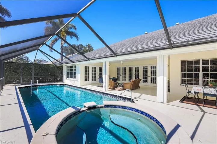 712  Pine Creek  LN, Naples, FL 34108