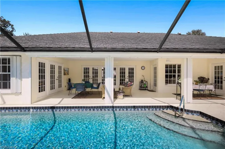 712  Pine Creek  LN, Naples, FL 34108