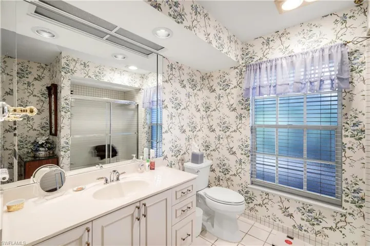 712  Pine Creek  LN, Naples, FL 34108