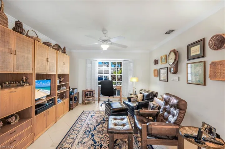 712  Pine Creek  LN, Naples, FL 34108