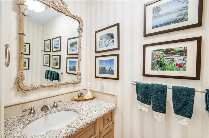 712  Pine Creek  LN, Naples, FL 34108