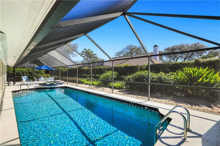 712  Pine Creek  LN, Naples, FL 34108