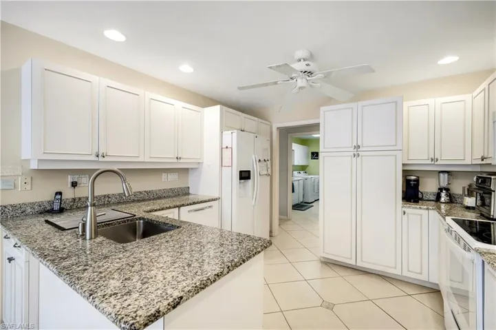 712  Pine Creek  LN, Naples, FL 34108