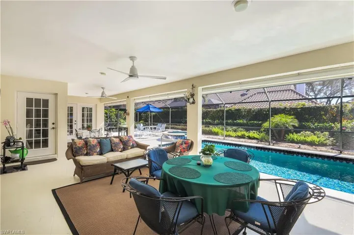 712  Pine Creek  LN, Naples, FL 34108