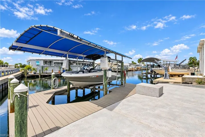3055 Harpoon Ln, St. James City, Florida 33956