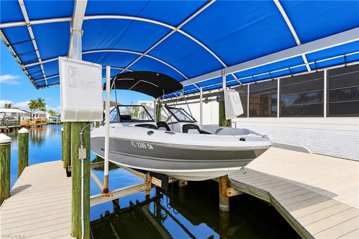 3055 Harpoon Ln, St. James City, Florida 33956