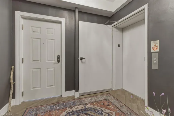 Private foyer / elevator
