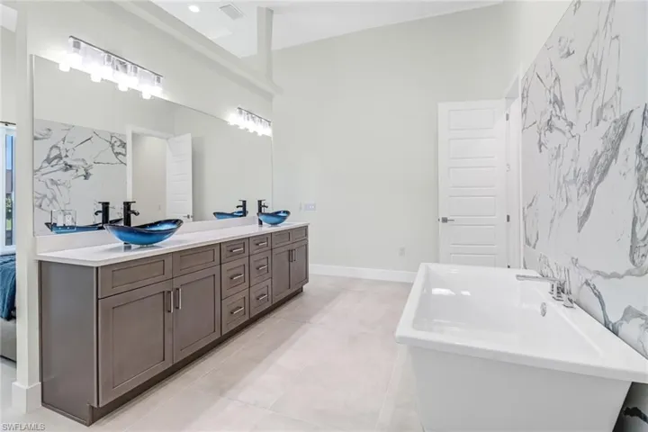 1828 SW 40th  TER, Cape Coral, FL 33914