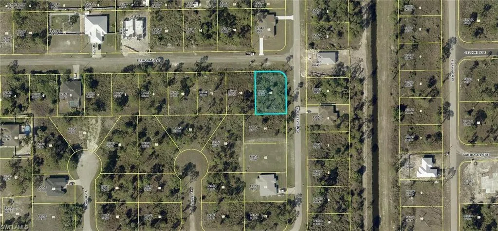 1052 Danforth St, Lehigh Acres, Florida 33974