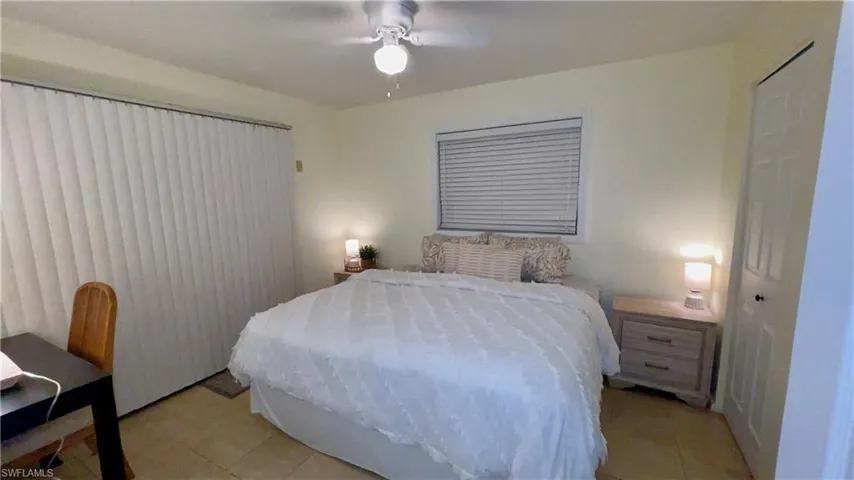 Main Suite w/h Access to Pool & Lanai