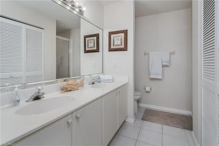 8085 Celeste Dr 812, Naples, Florida 34113