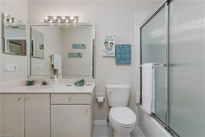 8085 Celeste Dr 812, Naples, Florida 34113