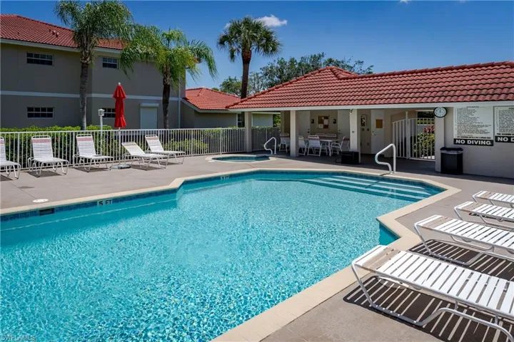 8085 Celeste Dr 812, Naples, Florida 34113