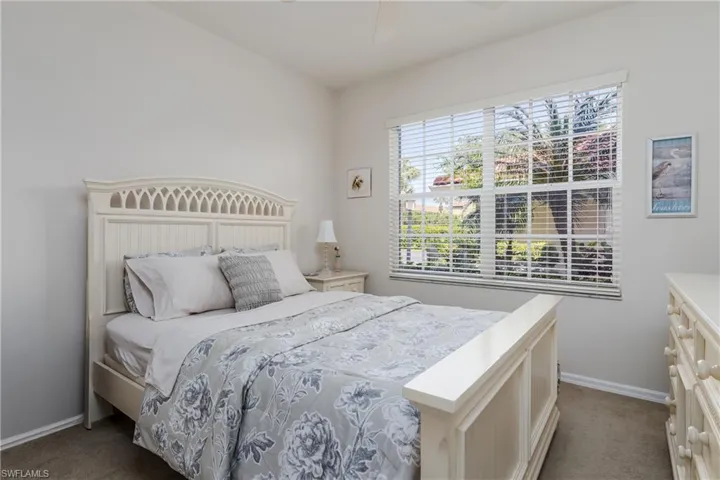 8085 Celeste Dr 812, Naples, Florida 34113