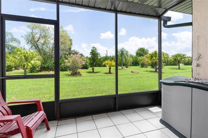 Sunroom / solarium with plenty of natural light