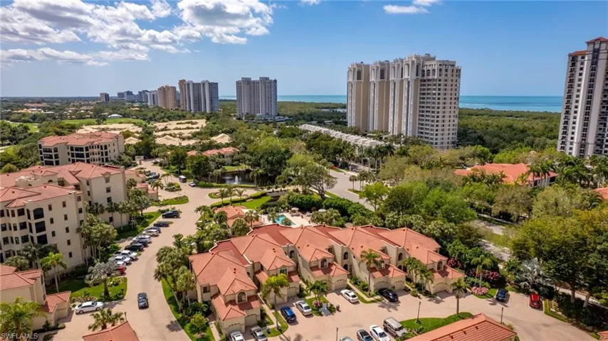 7056  Pelican Bay  BLVD, Naples, FL 34108