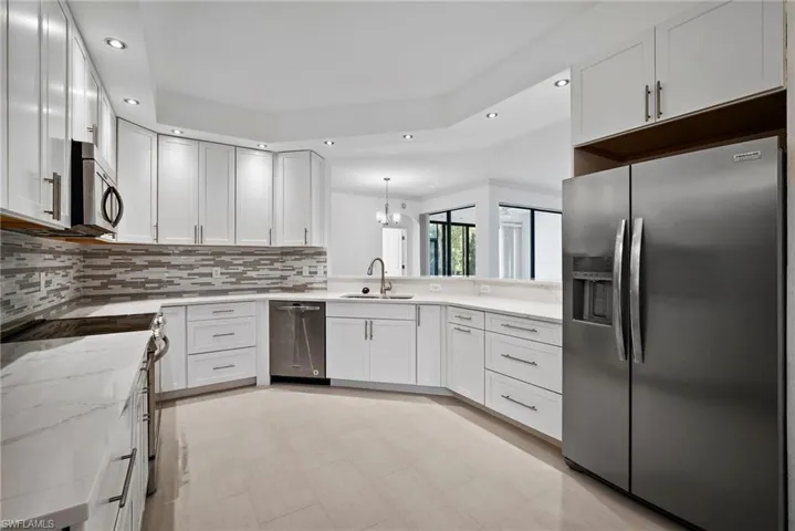 7056  Pelican Bay  BLVD, Naples, FL 34108