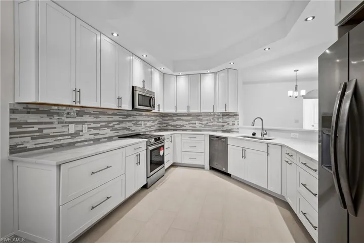 7056  Pelican Bay  BLVD, Naples, FL 34108