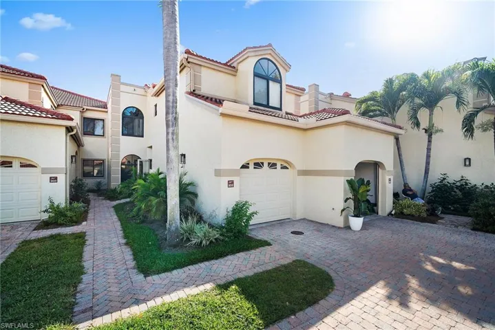 7056  Pelican Bay  BLVD, Naples, FL 34108