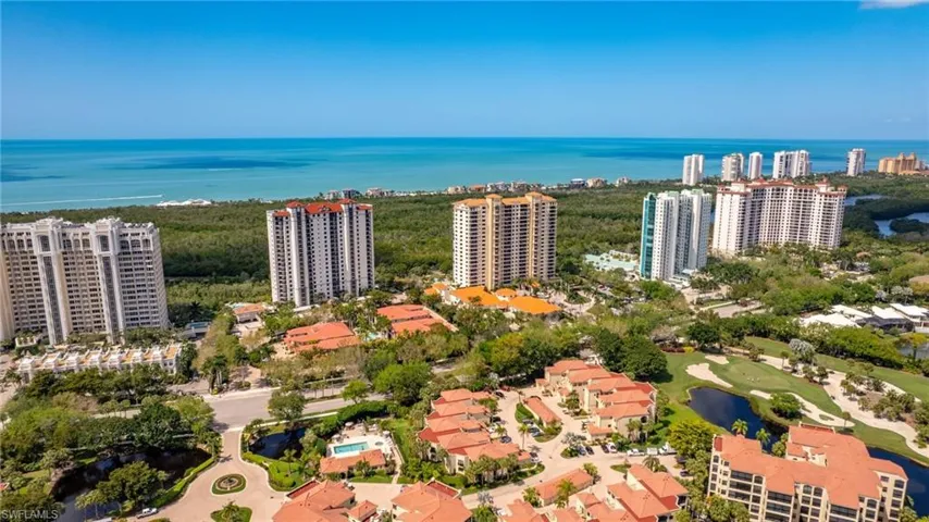 7056  Pelican Bay  BLVD, Naples, FL 34108
