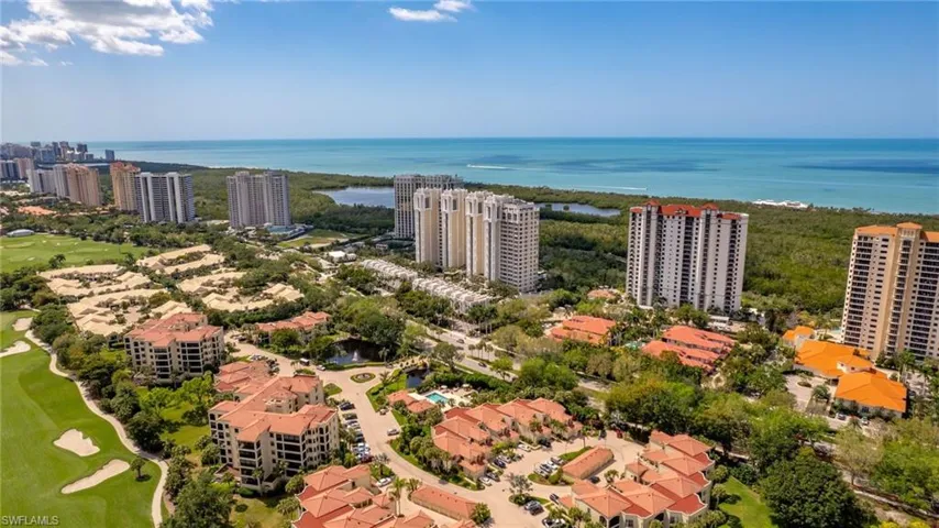 7056  Pelican Bay  BLVD, Naples, FL 34108