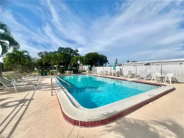 567 Cape Florida Ln, Naples Fl 34104