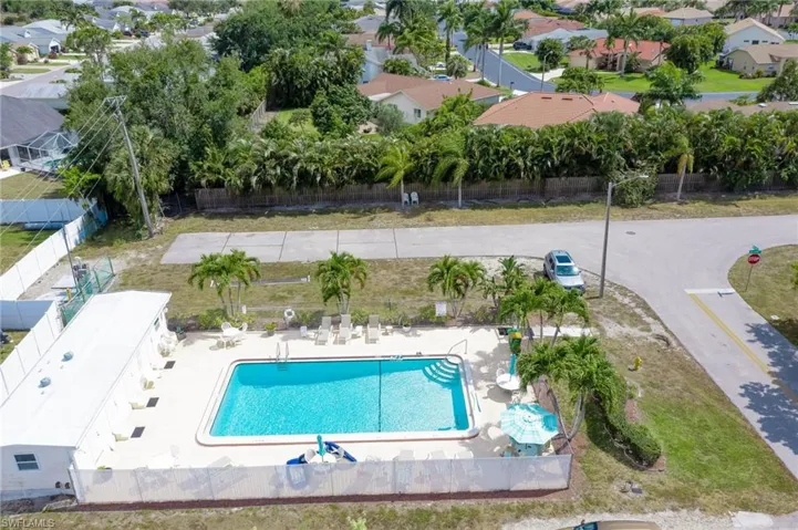 567 Cape Florida Ln, Naples Fl 34104