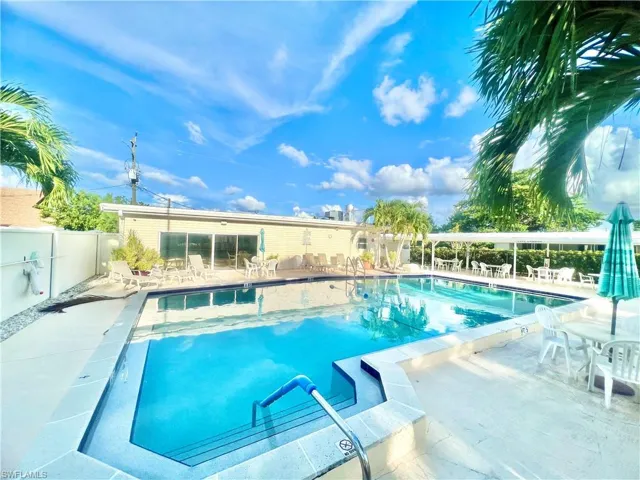 567 Cape Florida Ln, Naples Fl 34104
