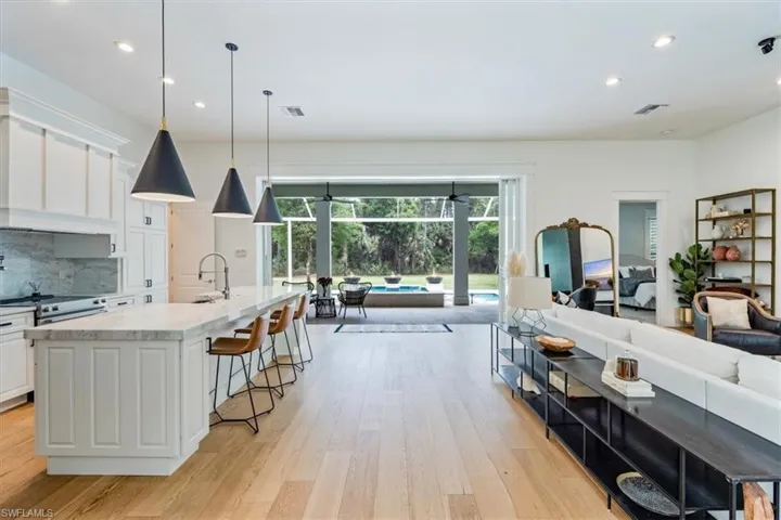 Living/Kitchen