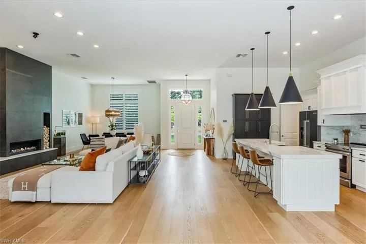 Living/Kitchen