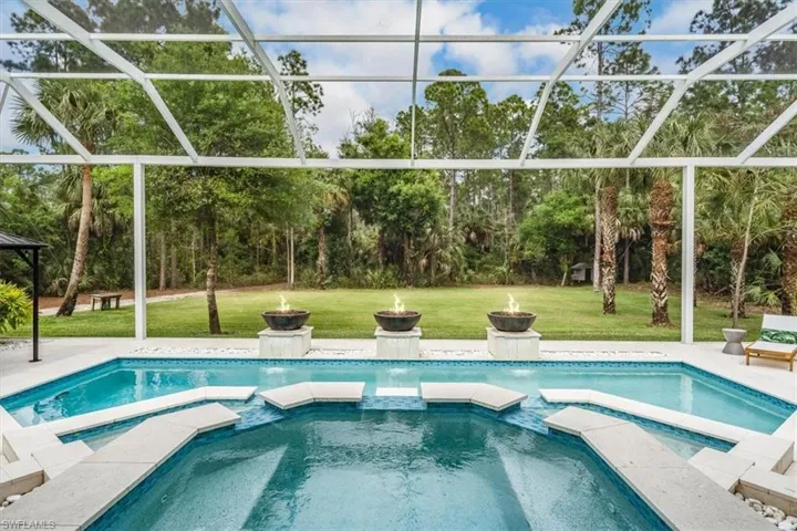 Pool & Spa
