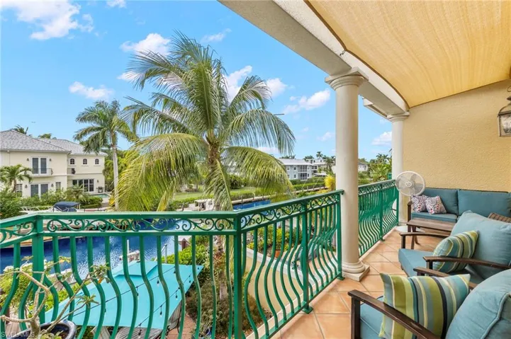 2nd floor Balcony