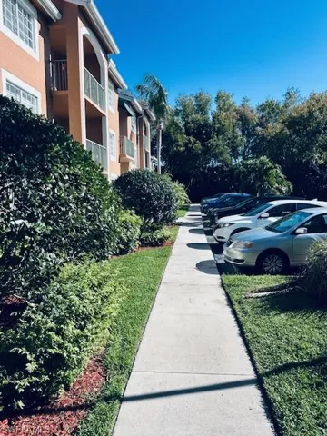 1280 Wildwood Lakes Blvd S 201, Naples, Florida 34104