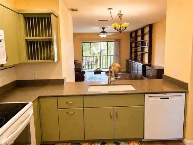 11060 Caravel Cir 201, Fort Myers, Florida 33908