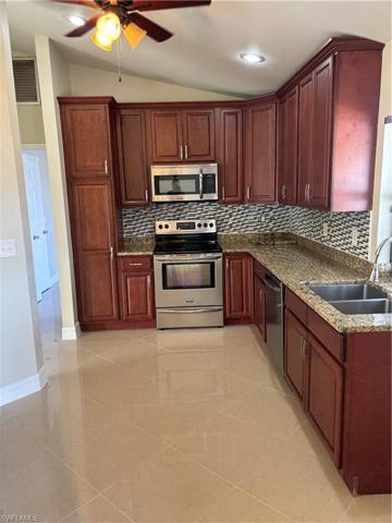 1319 SW 10th PL, CAPE CORAL FL 33991