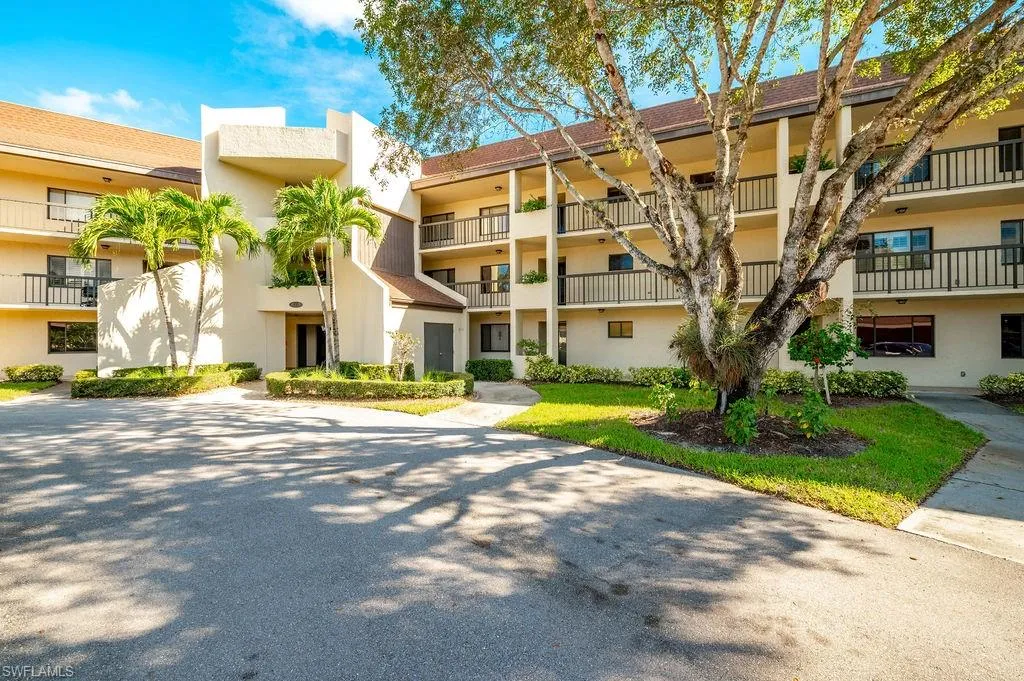 415 Augusta BLVD, Naples, FL 34113,225056553