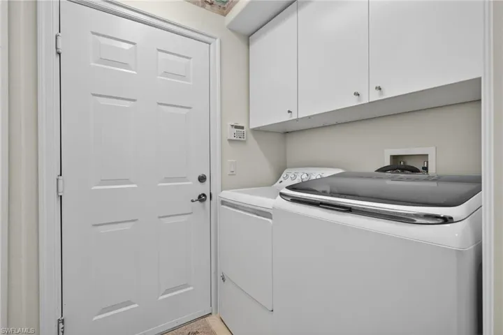 Full size laundry, 1 car garage space