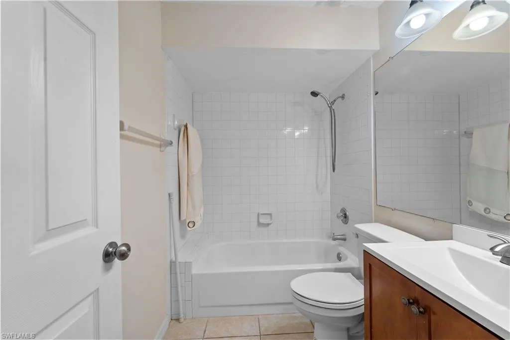 8256 Charter Club CIR, Fort Myers, FL 33919,225038781