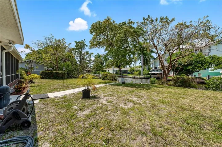 1140  Rainbow  DR, Naples, FL 34104