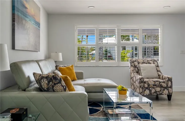 1140  Rainbow  DR, Naples, FL 34104