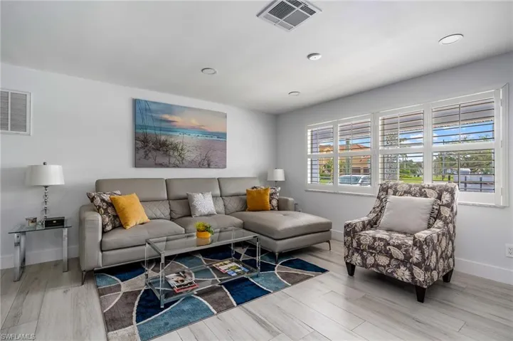 1140  Rainbow  DR, Naples, FL 34104