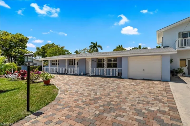 1140  Rainbow  DR, Naples, FL 34104