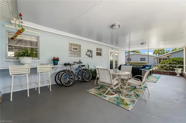 1140  Rainbow  DR, Naples, FL 34104