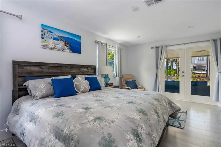 1140  Rainbow  DR, Naples, FL 34104