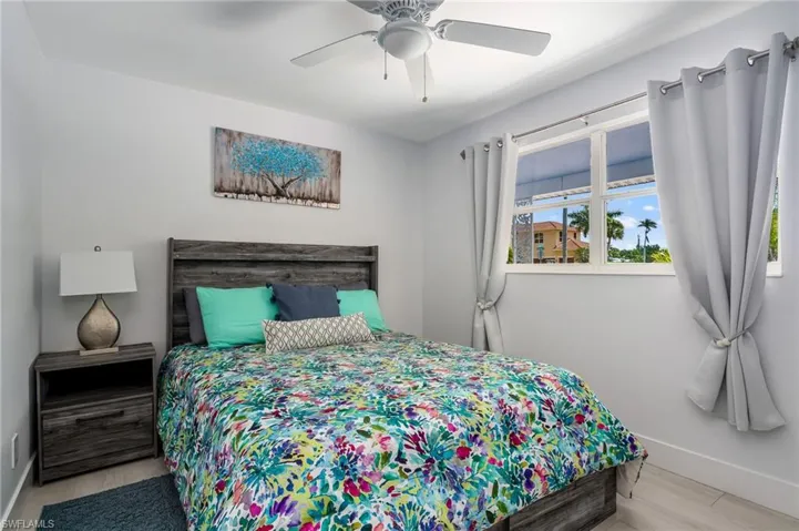1140  Rainbow  DR, Naples, FL 34104