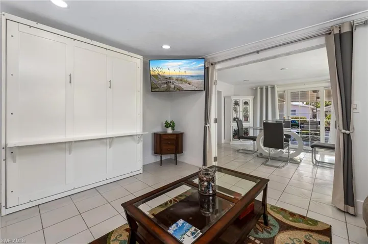1140  Rainbow  DR, Naples, FL 34104