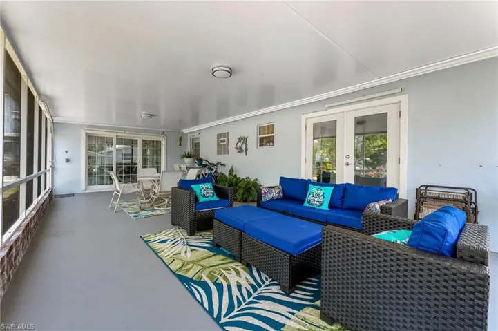 1140  Rainbow  DR, Naples, FL 34104